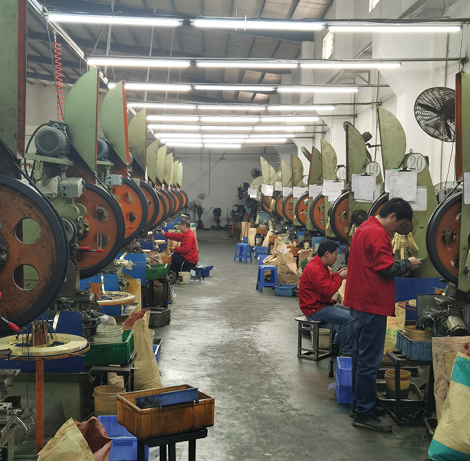 สายการผลิตตาไก่ในโลหะ nuote