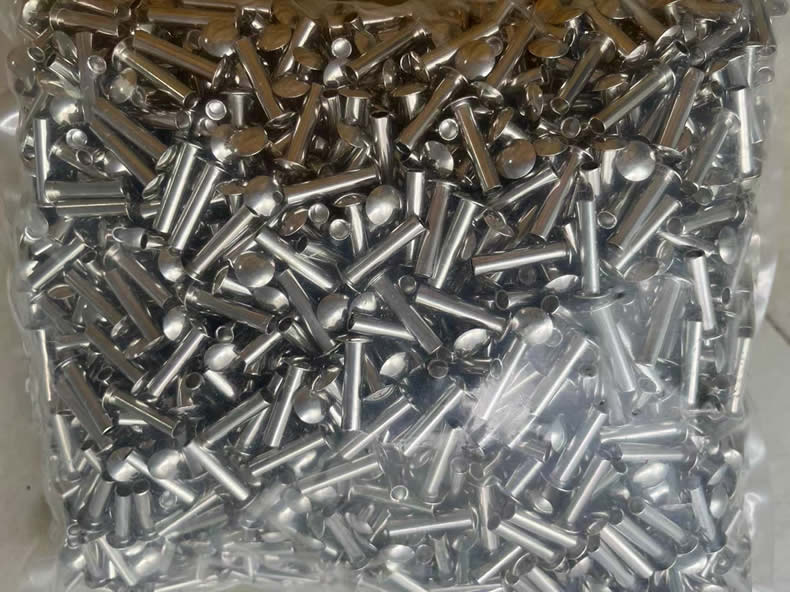 Nuote Metals จัดส่งหมุดย้ำแบบครึ่งท่อไปยังเม็กซิโก – สำหรับเฟอร์นิเจอร์พับได้ ผ่านการพ่นเกลือตลอด 24 ชั่วโมง